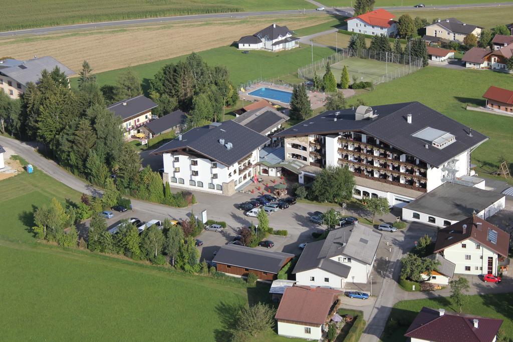 Hotel Lohninger-Schober Санкт-Георген-им-Аттергау Экстерьер фото