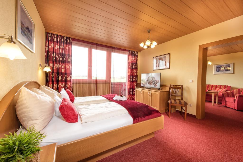 Hotel Lohninger-Schober Санкт-Георген-им-Аттергау Экстерьер фото
