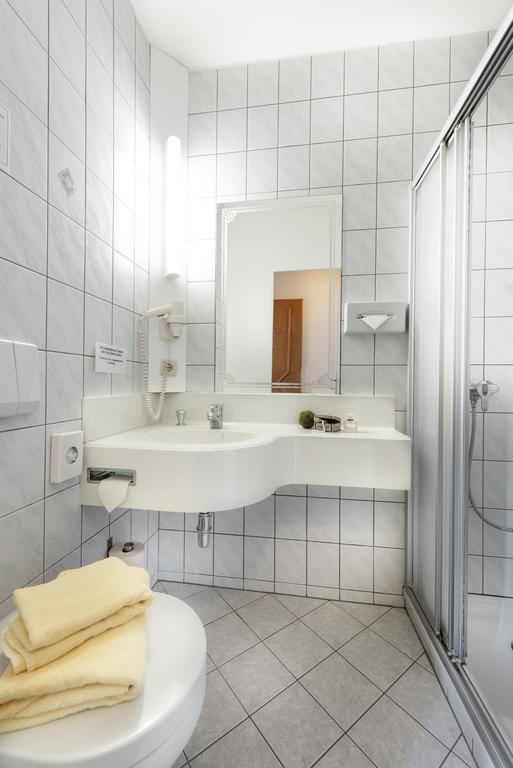 Hotel Lohninger-Schober Санкт-Георген-им-Аттергау Экстерьер фото